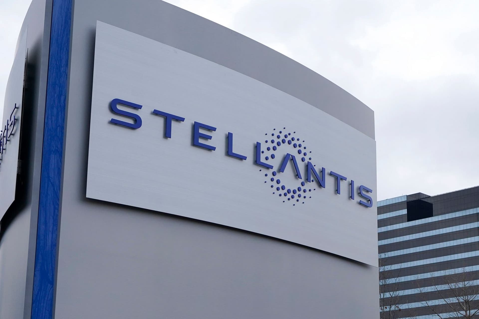 Stelantis "preti" Briselu: Smanjite CO2 zahteve ili zatvaramo fabrike