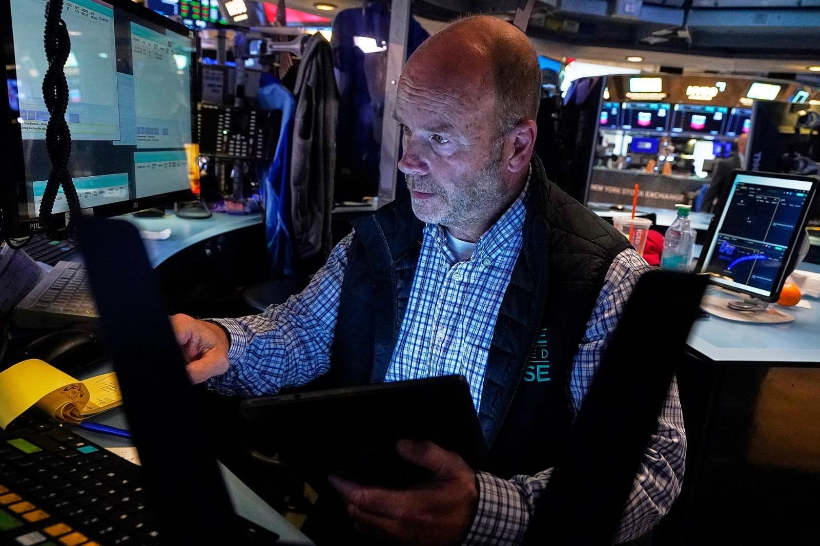 Neto profit francuskih kompanija u indeksu CAC 40 manji 28%