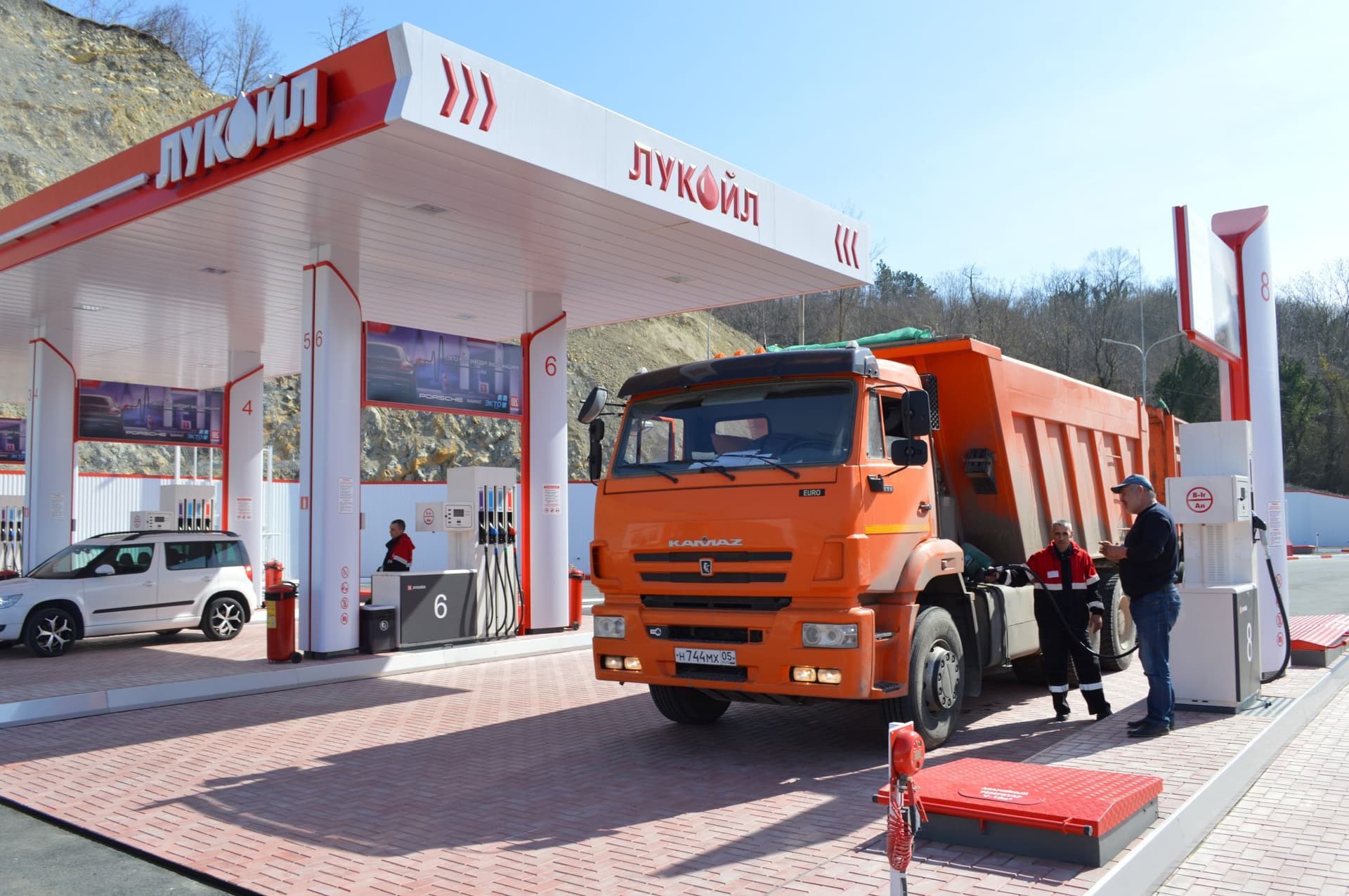 Lukoilu produžena licenca: Vašington pomerio sankcije za 13. decembra a Bugarima čak do maja 2026.