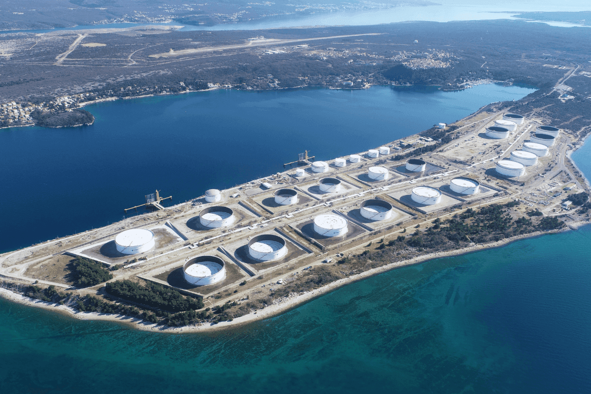 Nikako ruska: Na Omišalj stiglo osam tankera nafte za MOL