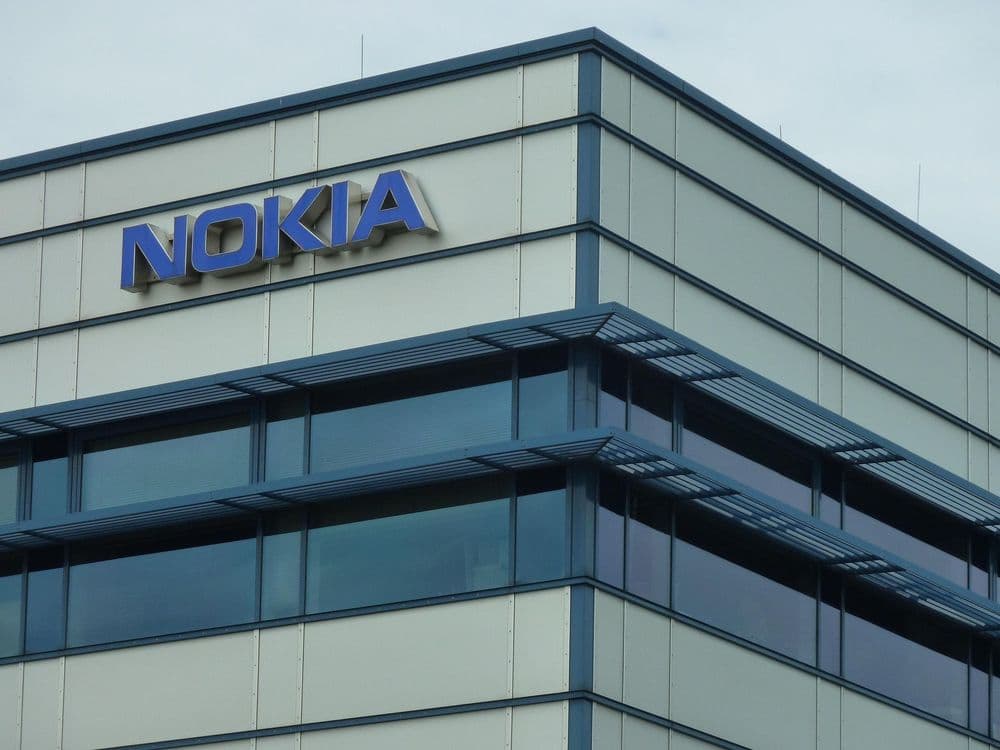 Nokia beži sa Pariske berze : Skupo i mršavo