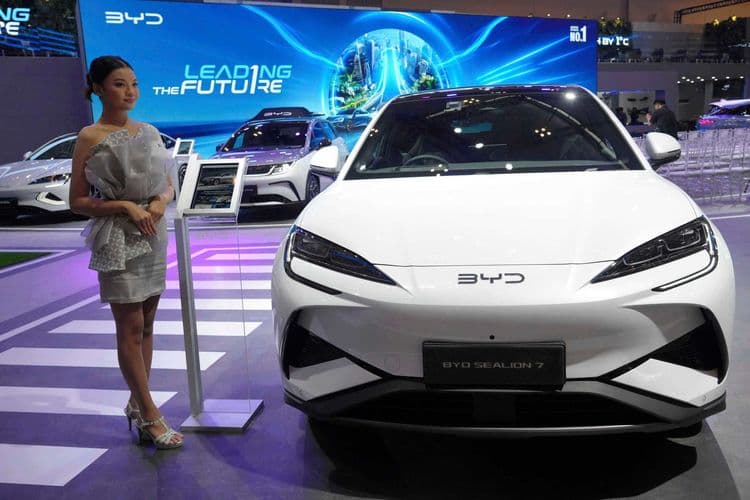 Evropski auto-giganti prodaju fabrike kineskim rivalima