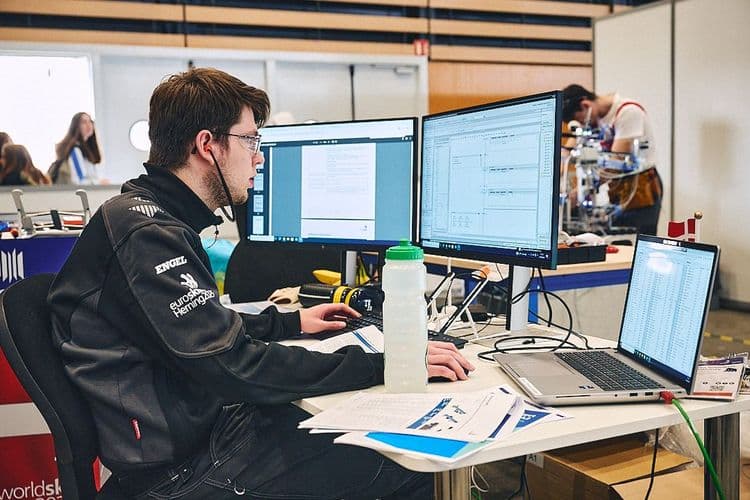 Stvarati sledeću generaciju: Ekonomija u školama podstiče mlade na biznis