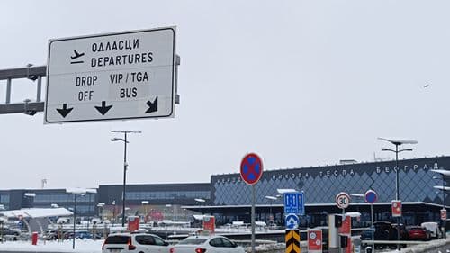 Na Tesli se normalizuje saobraćaj, i dalje kasne neki letovi