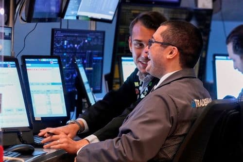 Evropski indeksi blago porasli, brent na 98$