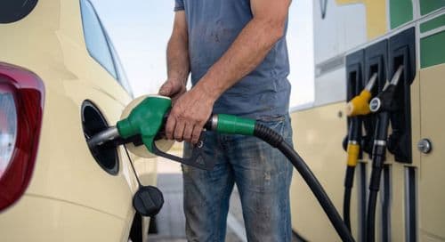 Na berzi se nafta survava, u Srbiji gorivo kaplje malo naniže, malo naviše