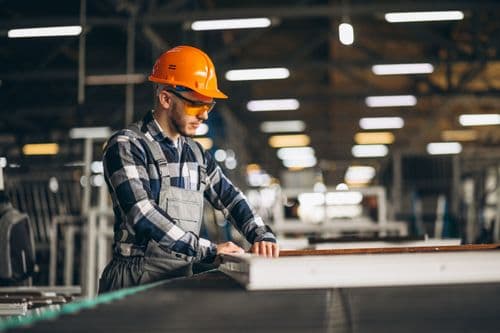 Industrija u avgustu pala 0,5 odsto, spoljna trgovina Srbije porasla 6,4 odsto