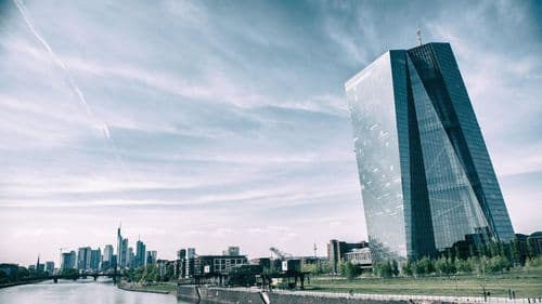 Privreda evrozone i dalje oprezna s kreditima, banke oštrije prema građanima