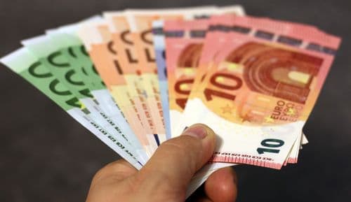 „Prava“ plata u Hrvatskoj stigla gotovo do 1.300€