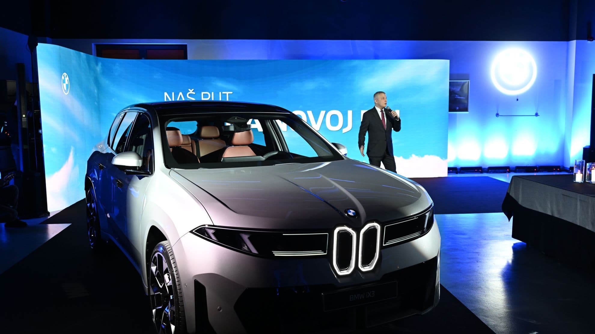 BMW IX3 piše novo poglavlje istorije bavarske fabrike