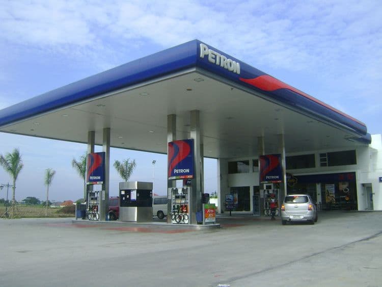 Brent iznad 83 dolara, nove cene goriva u Srbiji stupile na snagu